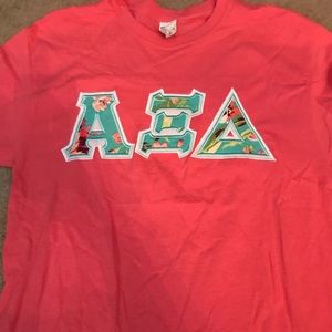 Coral stitched letter T-shirt